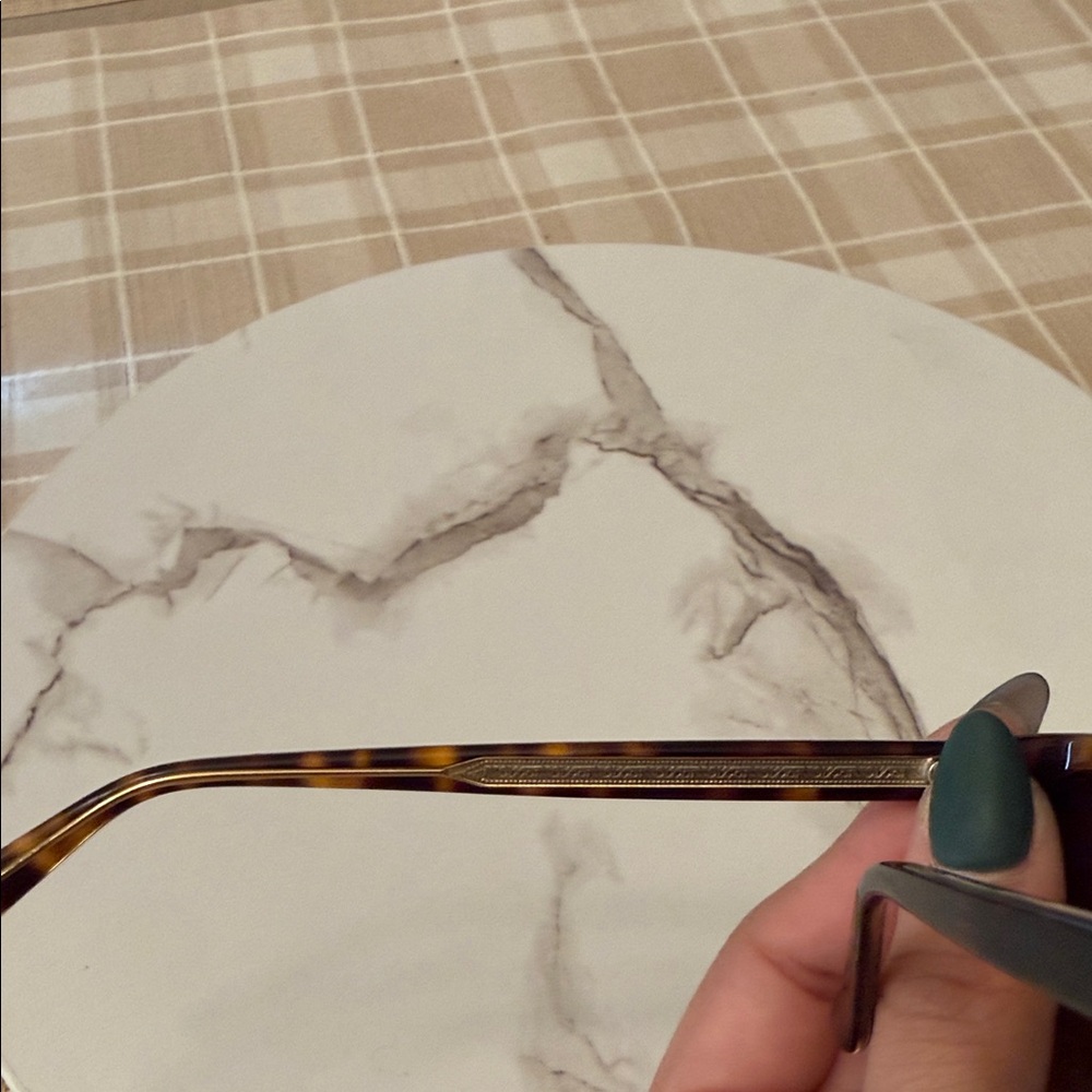 Gucci Brown Tortoise Sunglasses - Picture 13 of 14